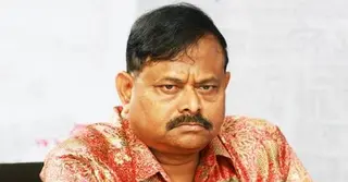 সাবেক সেনাপ্রধান আজিজের বিরুদ্ধে ইন্টারপোলের রেড নোটিশ জারির ব্যবস্থা করতে চিঠি